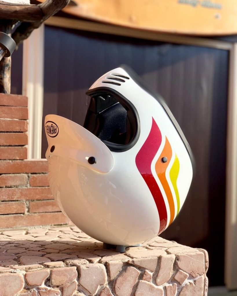 The Frog helmet support