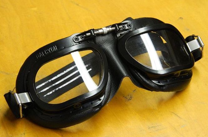 6 Best Cafe Racer Goggles You Can Buy Right Now 1