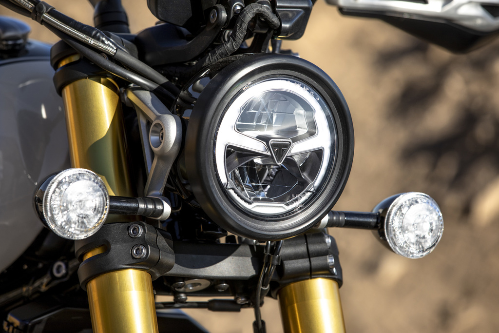 Triumph Scrambler 1200 XE close up
