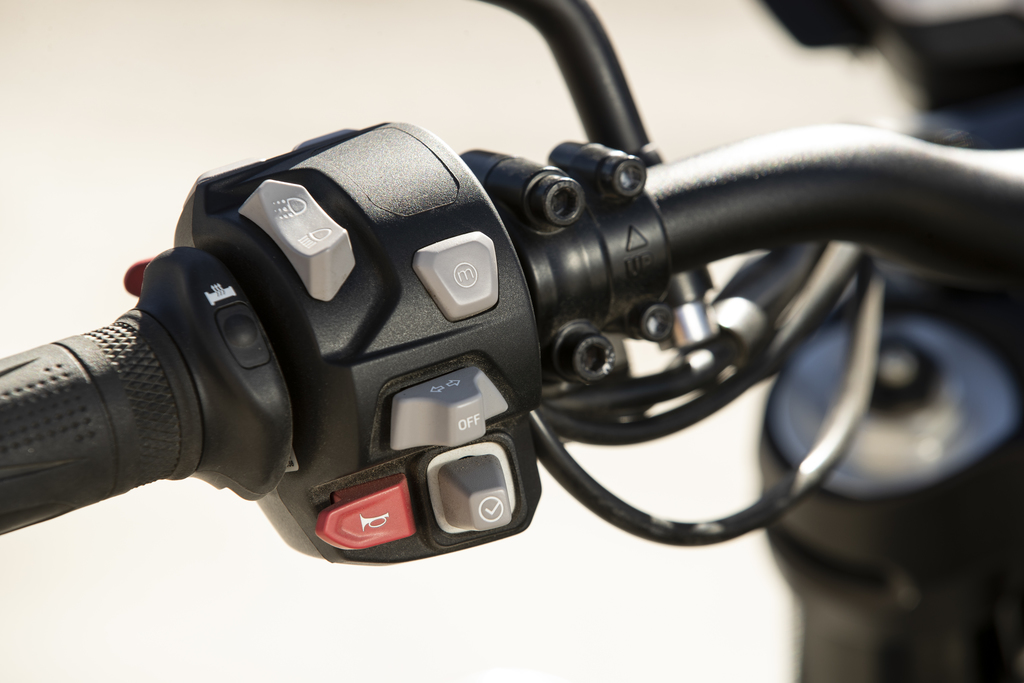 Triumph Scrambler 1200 XE close up