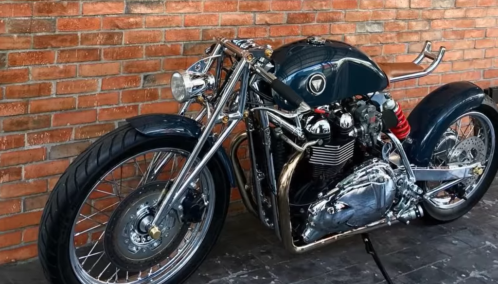 Triumph Bonneville 900 Cafe Racer by Pi Customs 4