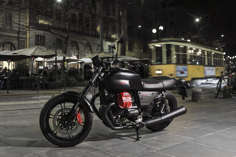 Moto Guzzi V7 III Gallery & Videos