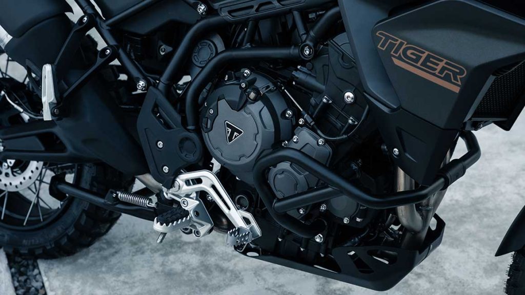 Triumph Tiger 900 Bond Edition engine