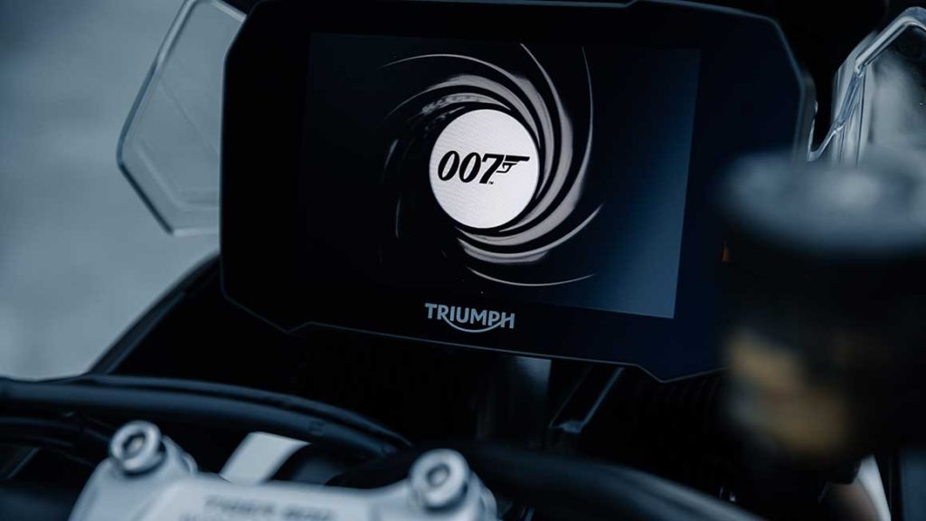 Triumph Tiger 900 Bond Edition 007 graphics on the TFT