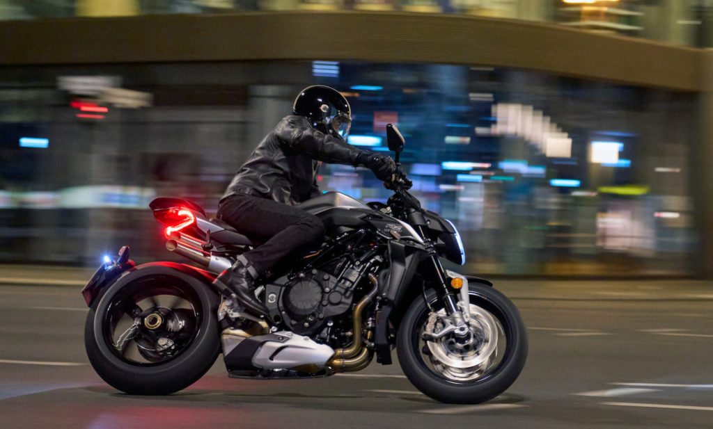 MV Agusta Brutale 1000 RS side view riding