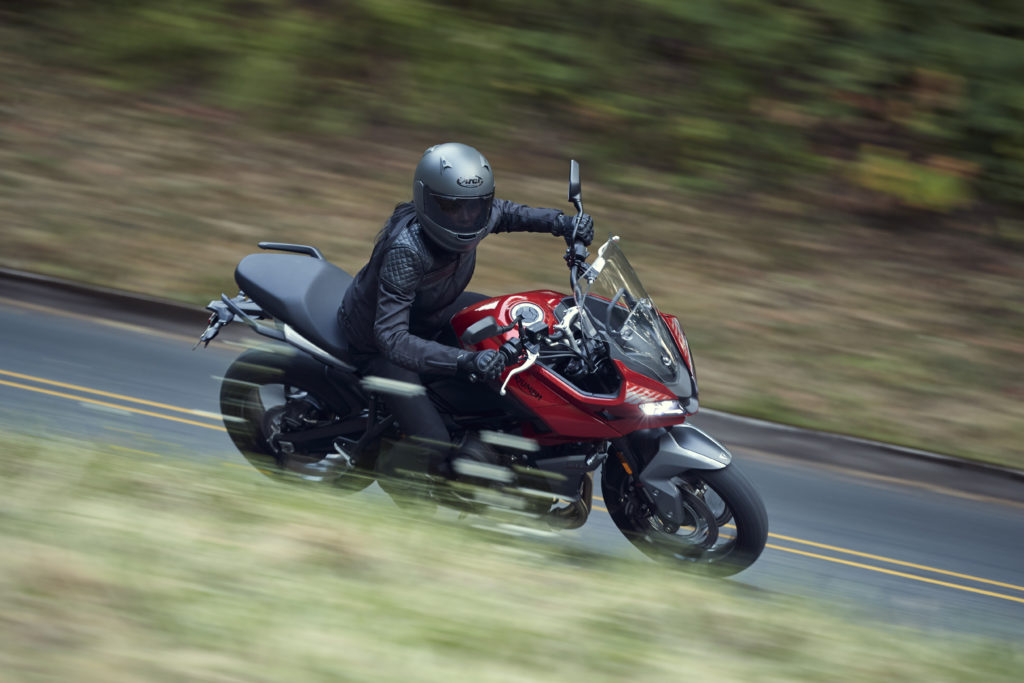 2022 Triumph Tiger Sport 660 in movement around a corner