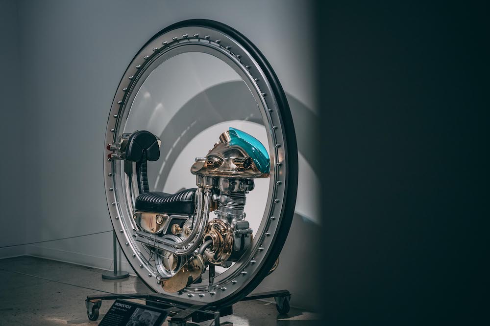 Monocycle used in Men in Black 3 (2012)-3