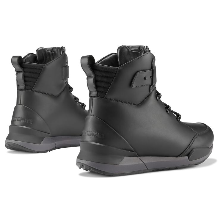 Icon 1000 Varial Boots in black