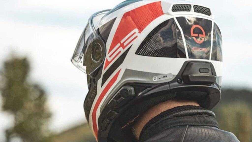 Schuberth S3 motorcycle helmet details.