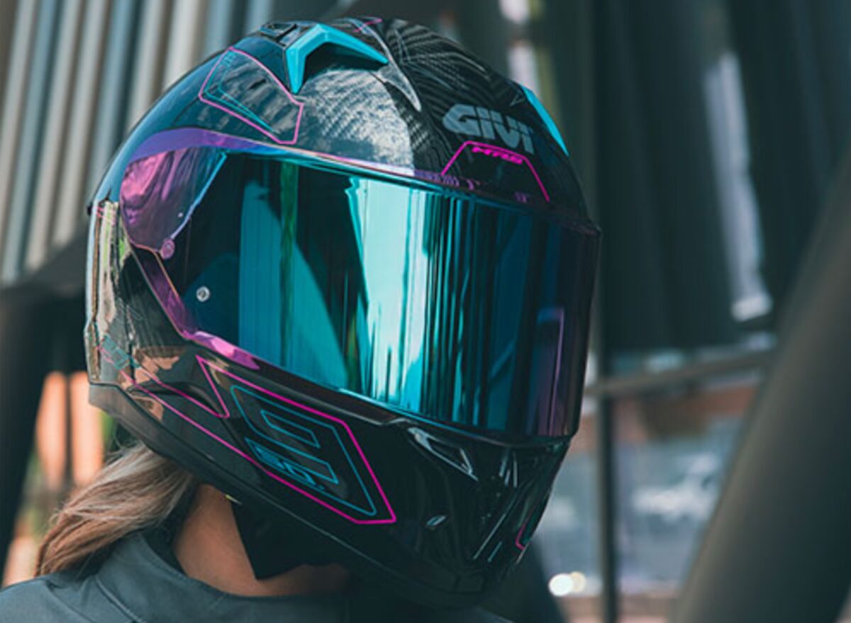 Check Out the Givi Enigma 50.9 Full-Face Helmet