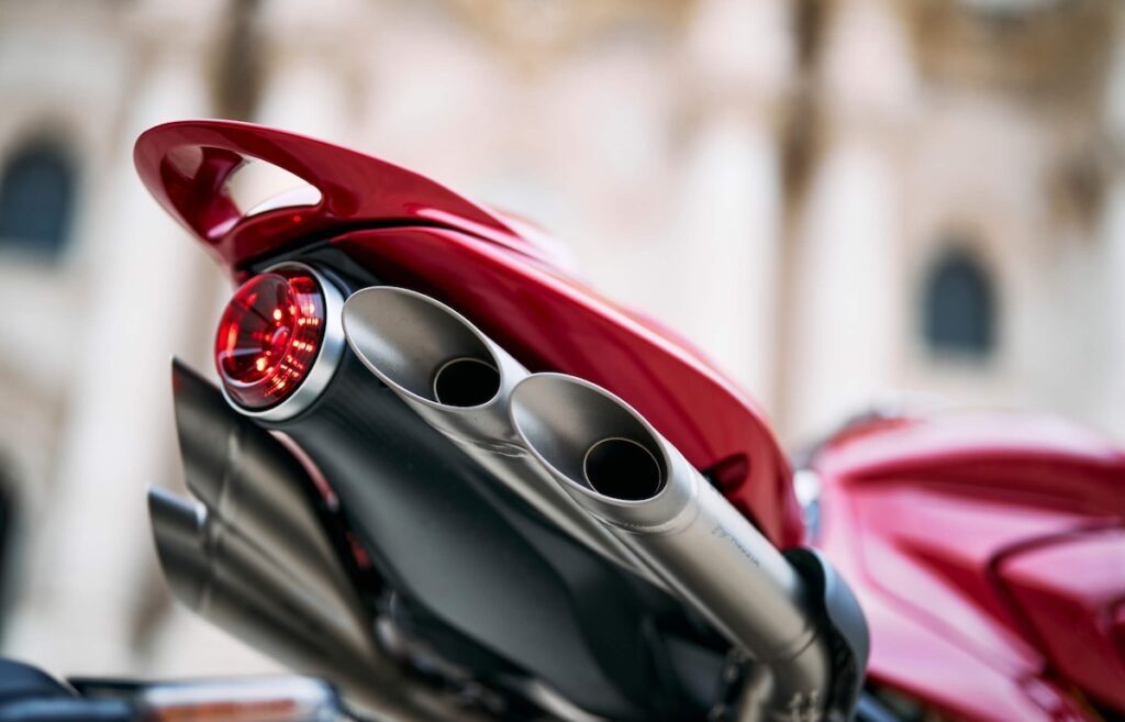 MV Agusta superveloce 1000 Serie Oro exhaust