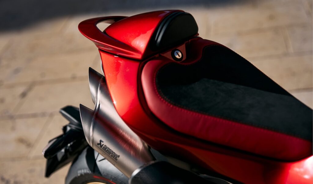 MV Agusta superveloce 1000 Serie Oro seat