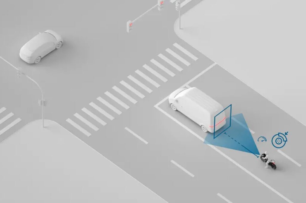 Bosh Radar System detecting a vehicle in front of it and applying brakes automatically.