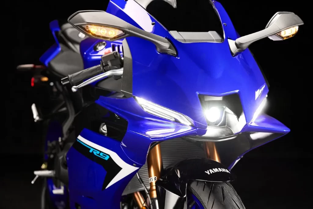 2025 Yamaha YZF-r9 front end close up