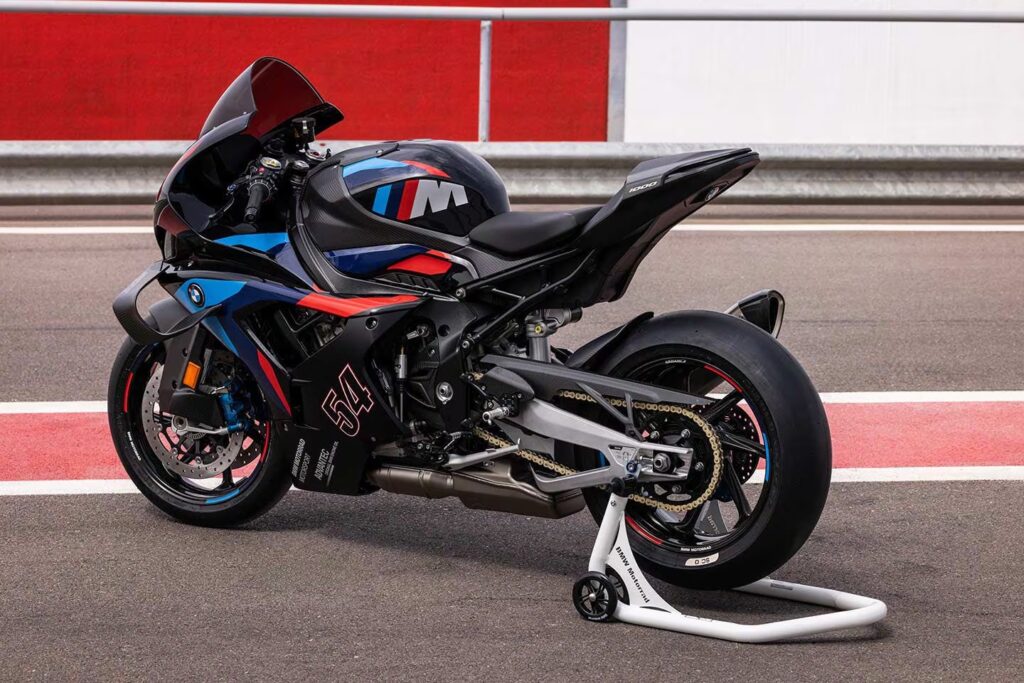 Check Out the 2025 BMW M 1000 RR 1
