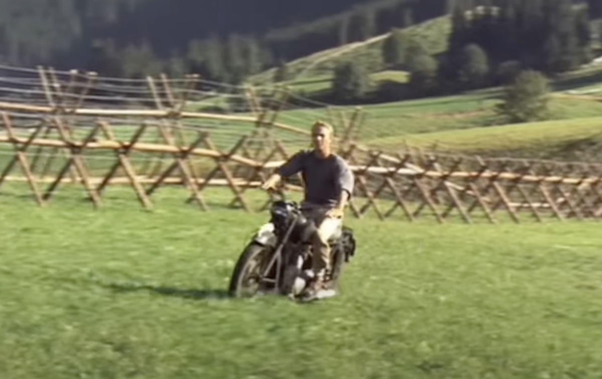 What Motorcycle Does Steve McQueen Ride in ‘The Great Escape’?