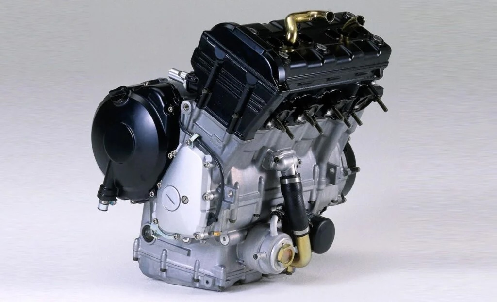 Yamaha YZF-R1 engine