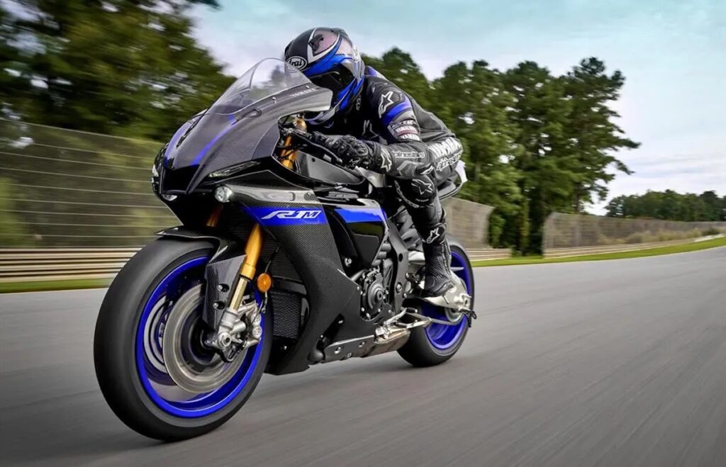 The Yamaha R1M on the race track speeding by