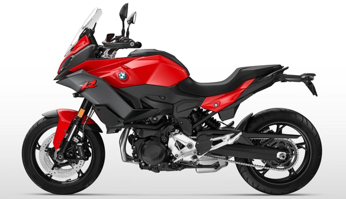 Check Out the 2025 BMW F 900 R and F 900 XR