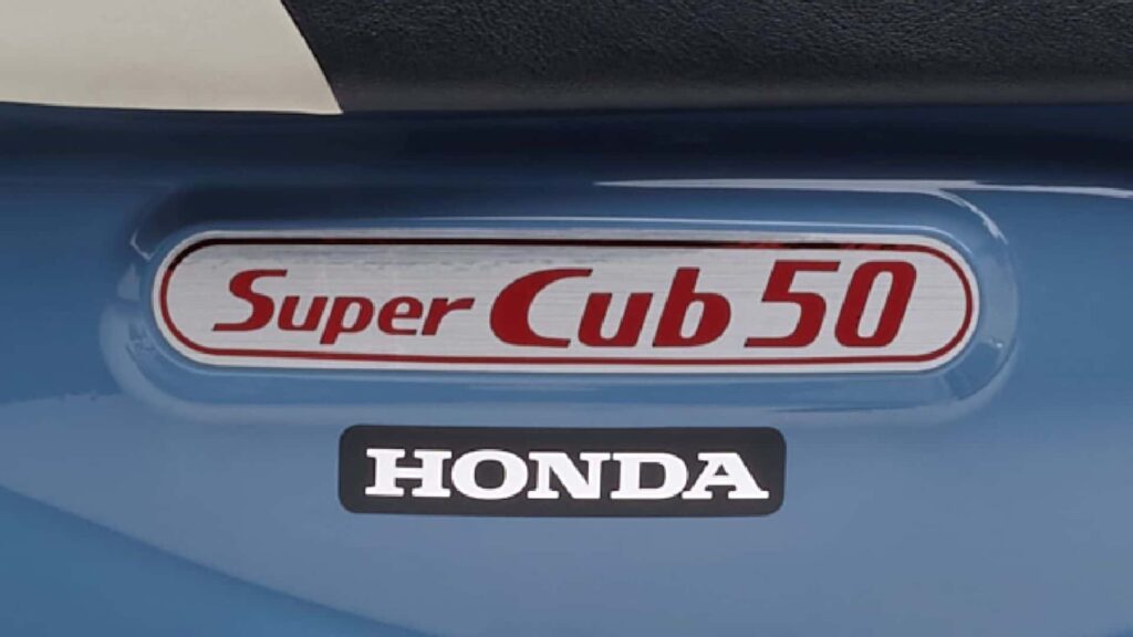 Honda Super Cub 50 Final Edition nameplate