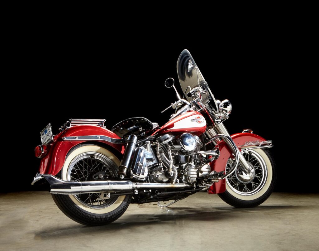 Harley-Davidson Duo-glide rear three quarter view