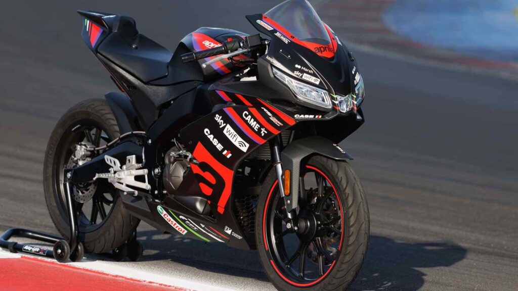 Aprilia RS 125 at the race track