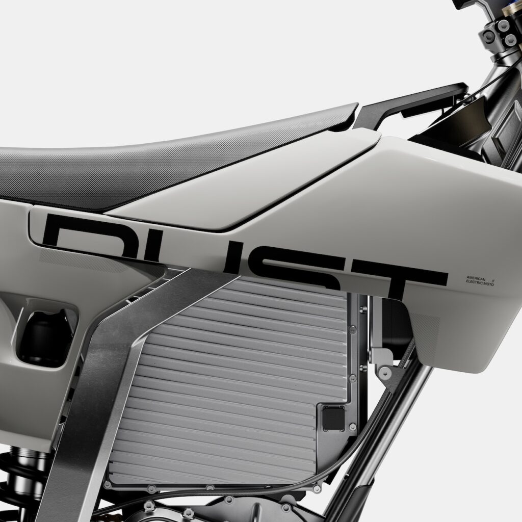 Dust Motor Hightail detail 