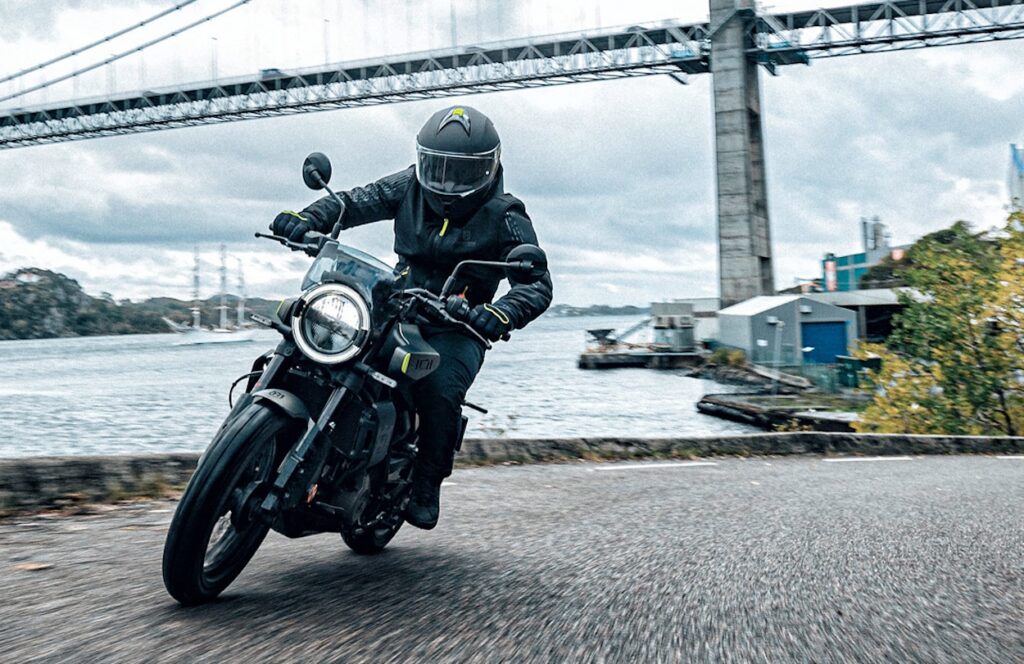 The 8 Coolest Beginner Motorcycles (2024) 2