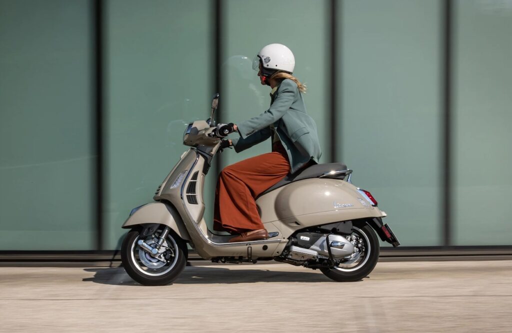 Vespa GTS 300
