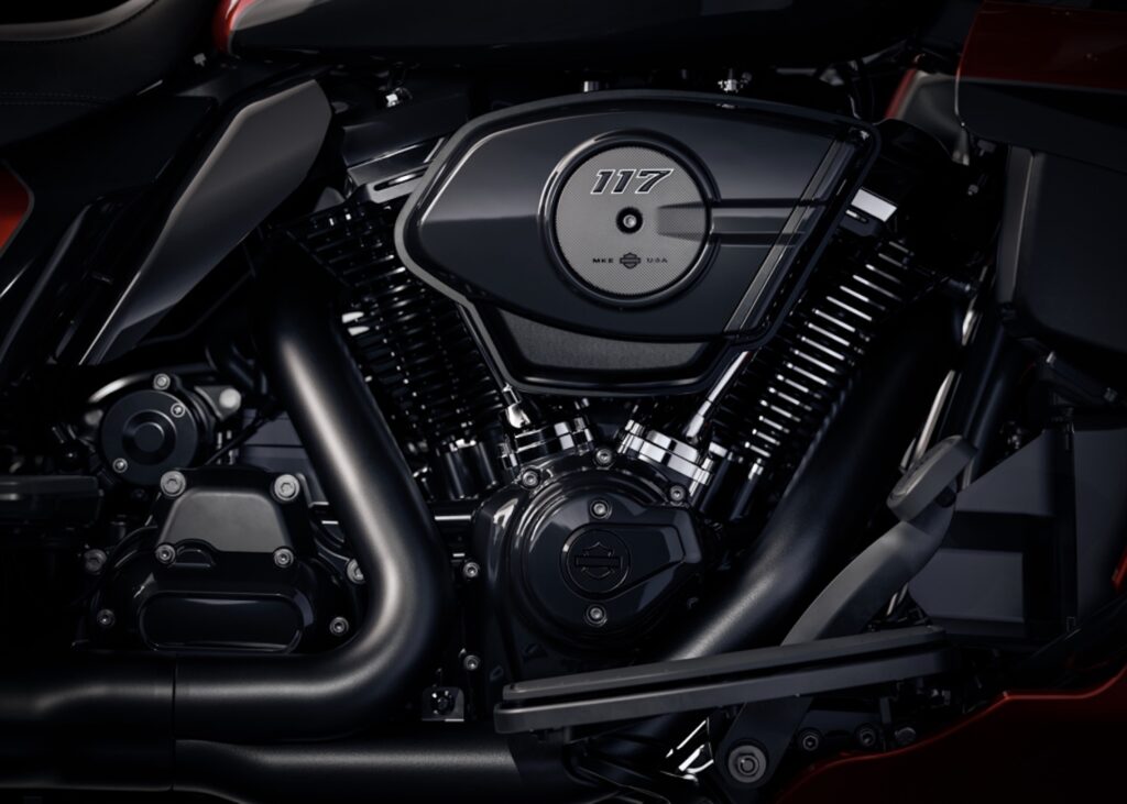 2025 Harley-Davidson Street Glide Ultra V-twin engine