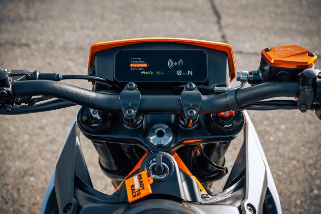 2025 KTM 390 SMC R handlebars and dash