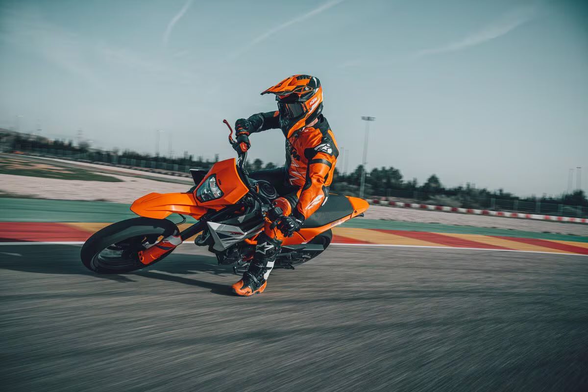 Check Out the 2025 KTM 390 SMC R Supermoto