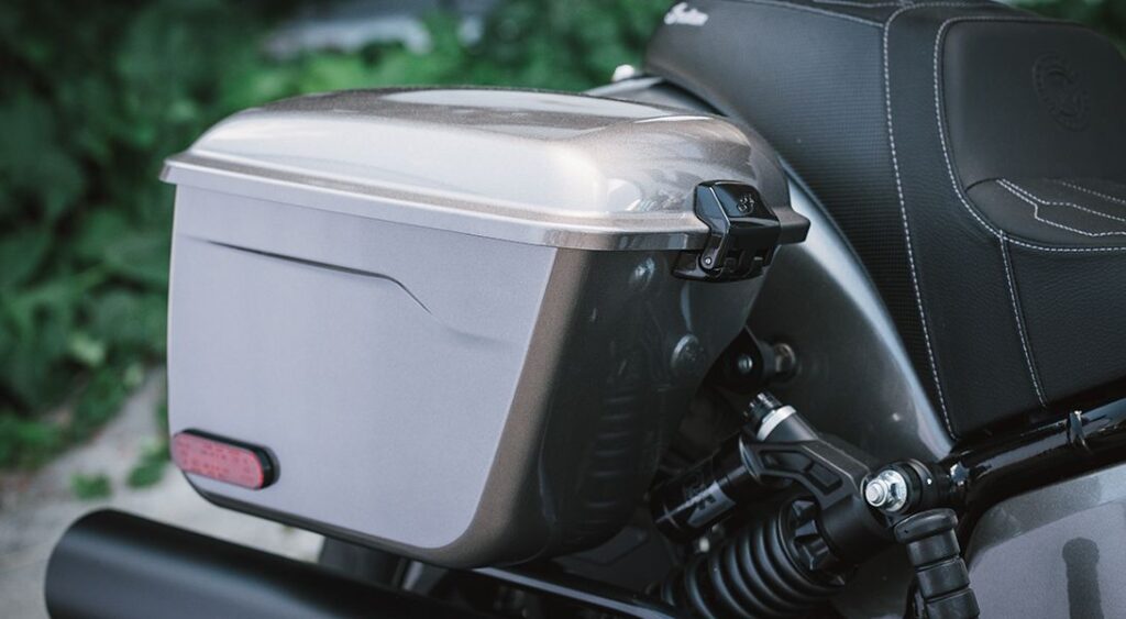 2025 Indian Sport Chief RT hard saddlebags