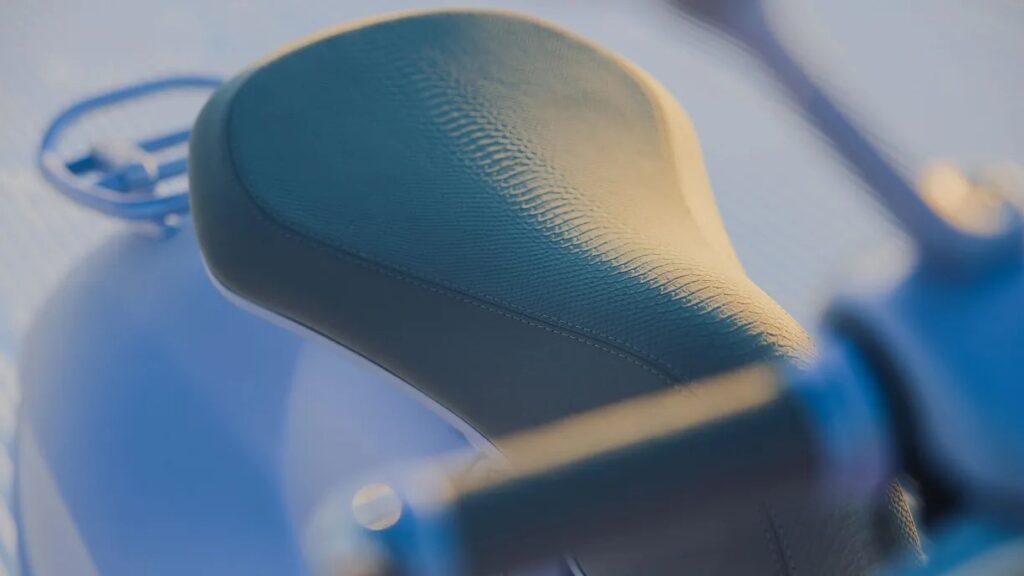 Limited Edition Vespa 946 Snake seat