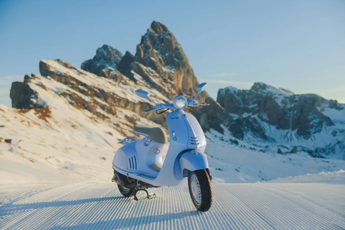 Check Out the Vespa 946 Snake That Celebrates the Lunar New Year