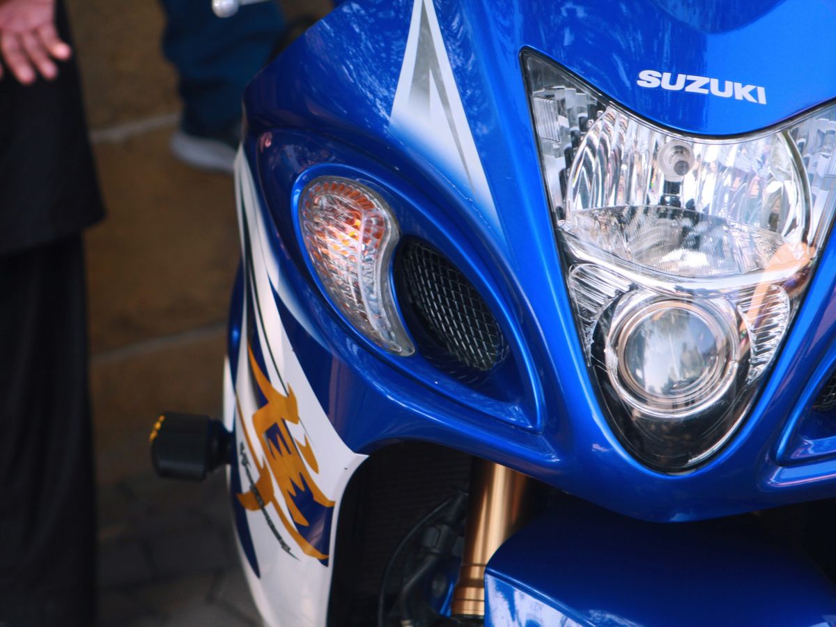 A Detailed Look at the Suzuki Hayabusa