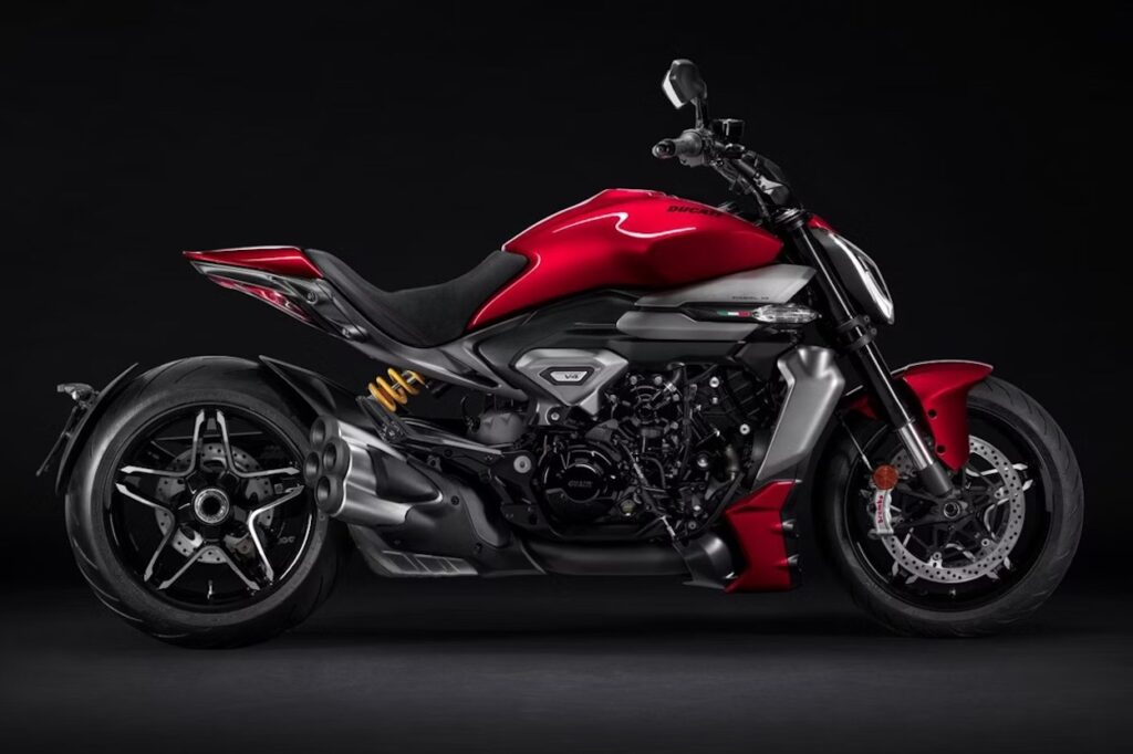 2025 Ducati XDiavel V4 side view