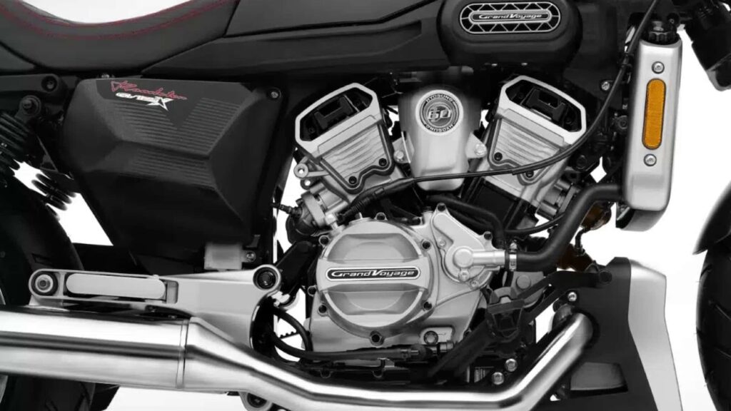 Hyosung GV125X engine close up