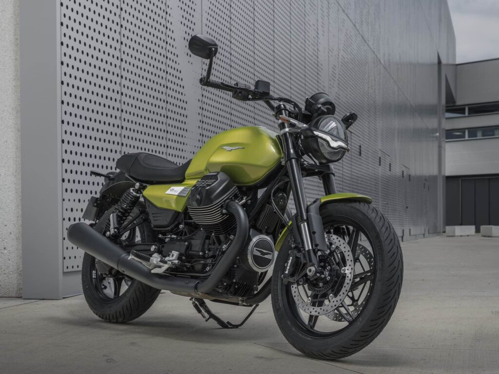 2025 Moto Guzzi V7 Sport in green