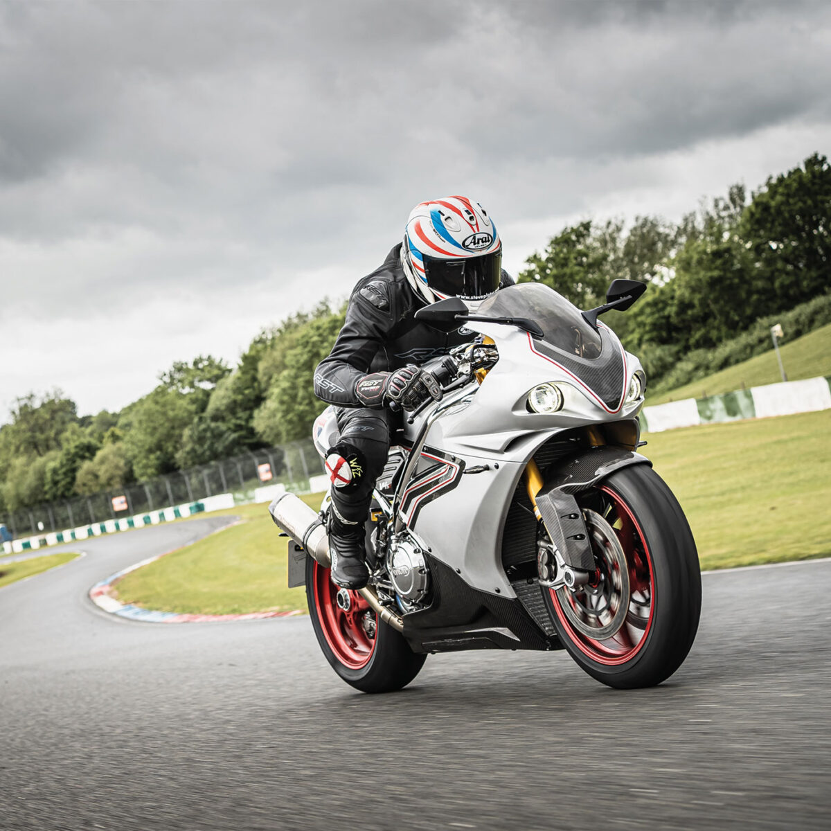 How to Choose a Motorcycle Jacket: What Actually Matters