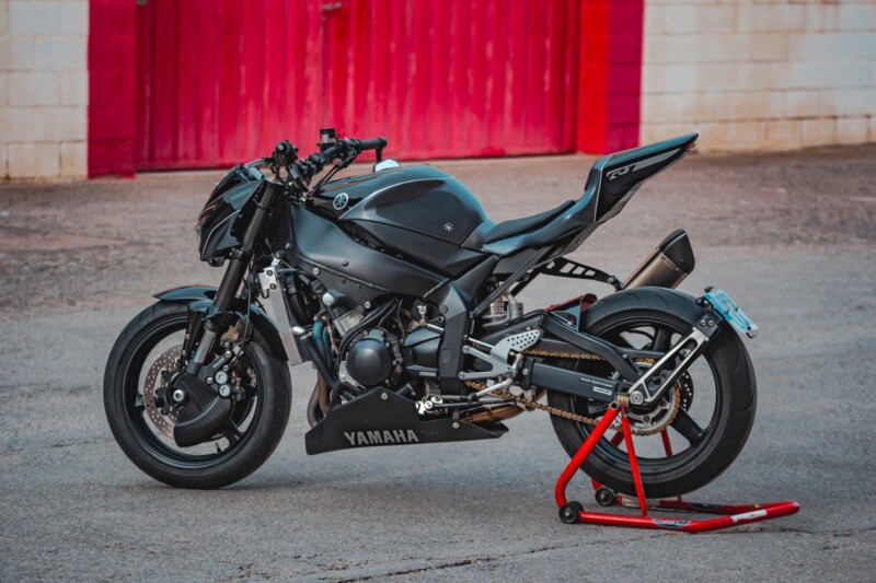 Custom Yamaha R1 Streetfighter