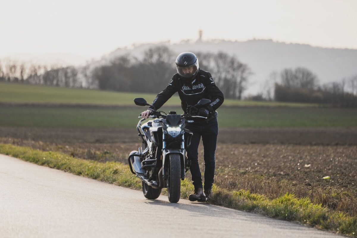 How to Tell When Motorcycle Gear Needs to Be Replaced