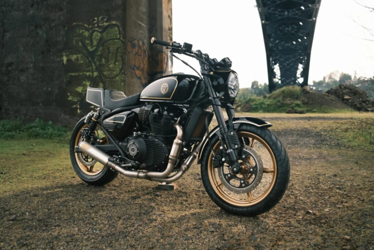 Custom Royal Enfield Shotgun 650 by Roland Sands